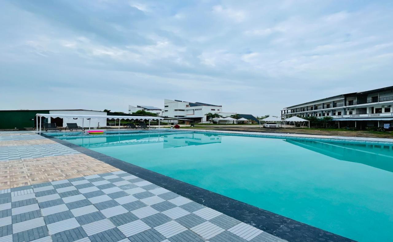 Vasant Vihar Resort Kevadia Exteriör bild