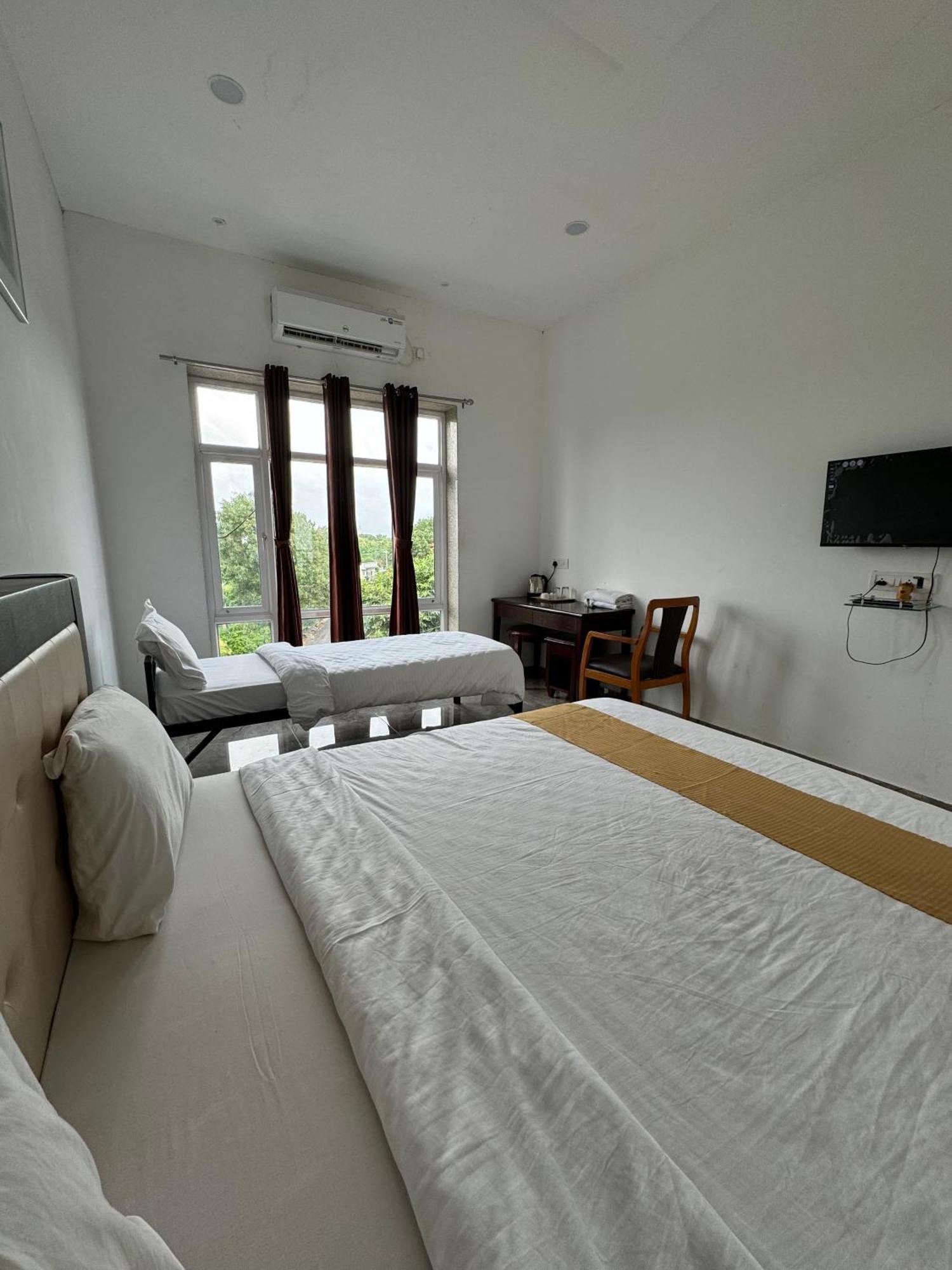 Vasant Vihar Resort Kevadia Exteriör bild